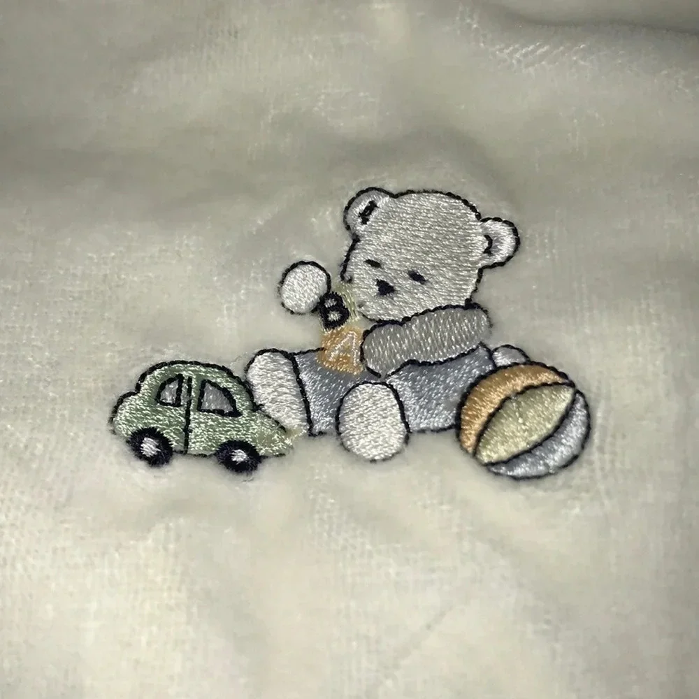 CIRCO Baby plush feet pajamas embroidered bear size 0-3 months